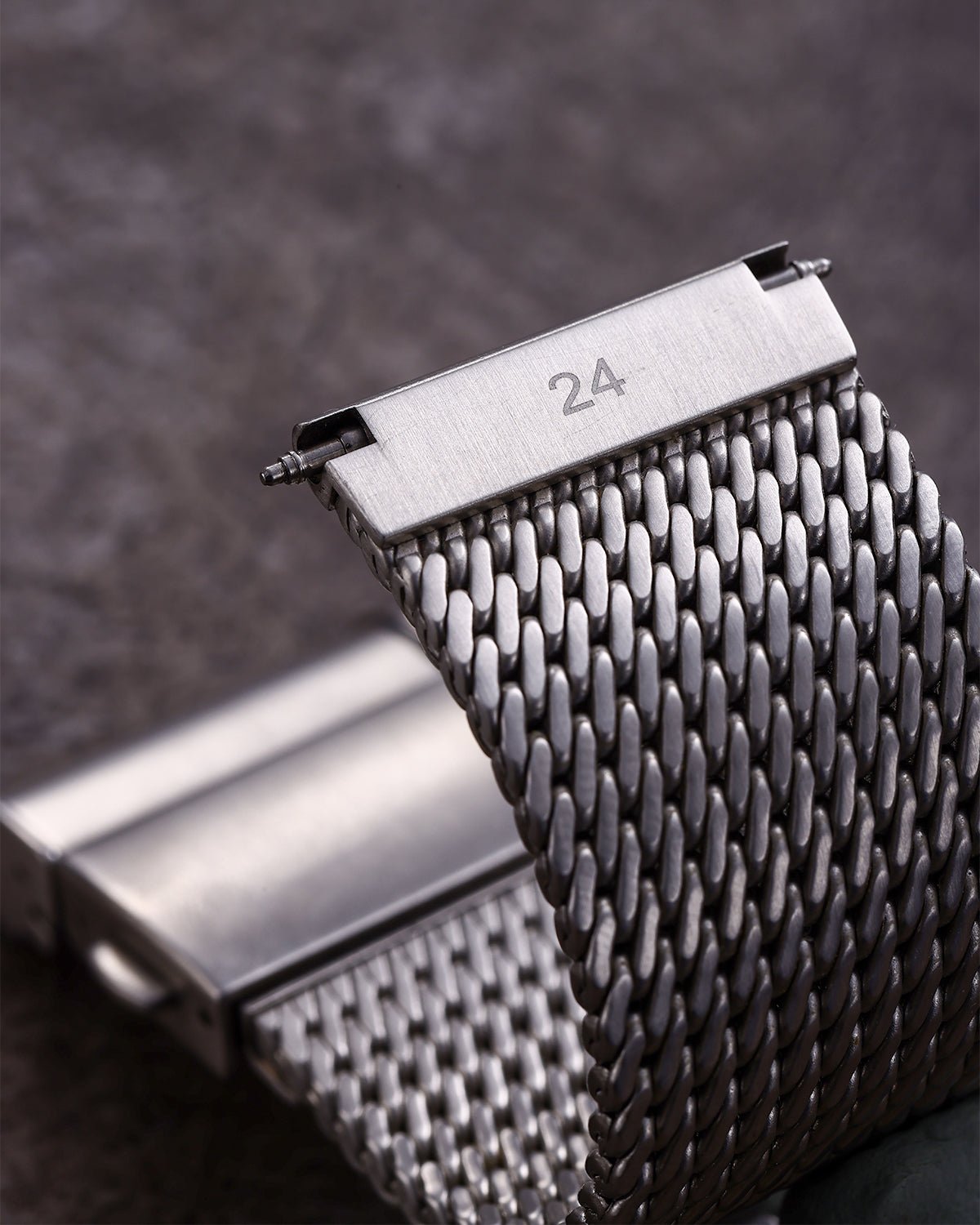 Silver-Milanese-Mesh-Loop-4