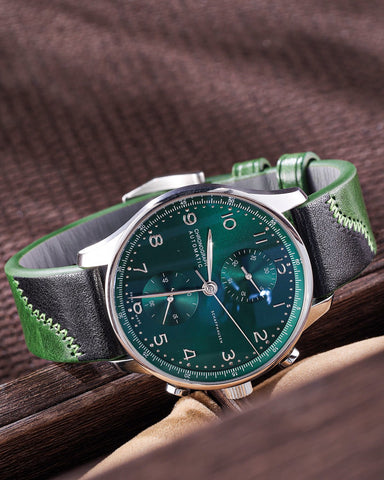 Green-G-Polished-Contrast-Leather-Strap-1