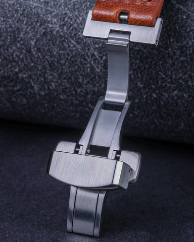 Polished-Contrast-Leather-Strap-Deployant-Clasp-5