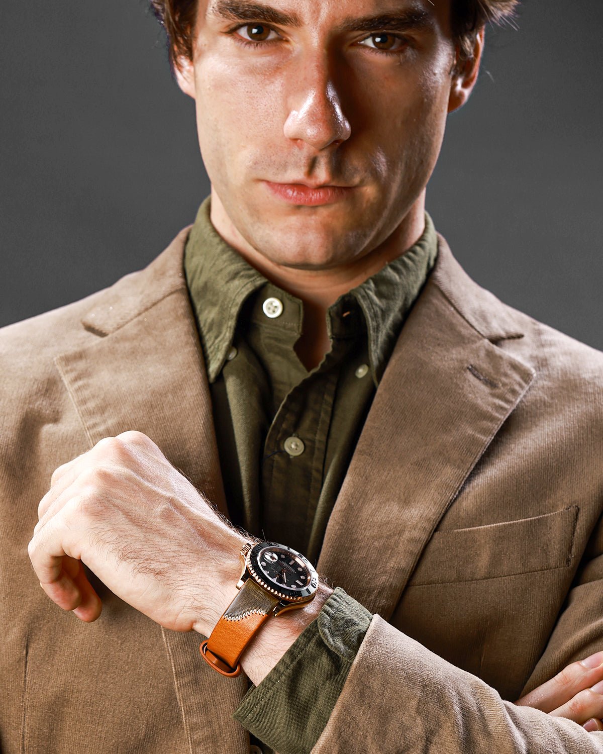 Brown-W-Polished-Contrast-Leather-Strap-2